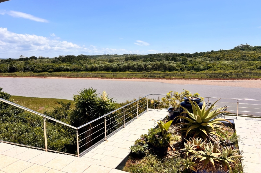 5 Bedroom Property for Sale in East London Rural Eastern Cape